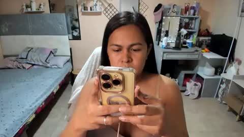 kissmeloves online show from March 9, 4:11 pm