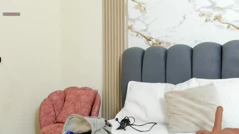 Sara online show from April 16, 10:49 am