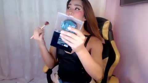 kissmycock_ online show from December 17, 4:11 pm