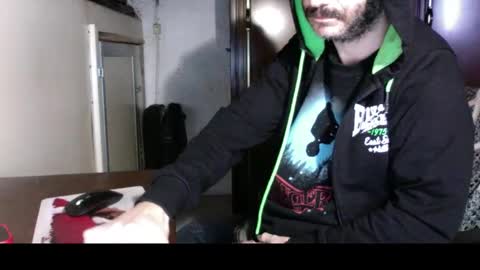 Snapshot of kissofbanned1983 chatting on October 29, 11:01 am kissofbanned1983 online show from October 29, 11:01 am