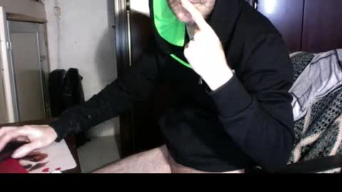 Snapshot of kissofbanned1983 chatting on December 14, 2:11 pm kissofbanned1983 online show from December 14, 2:11 pm