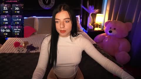Snapshot of kitnis1love chatting on December 8, 3:32 am kitness online show from December 8, 3:32 am