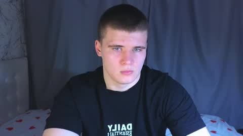 Snapshot of kittenmur chatting on December 24, 3:58 pm Vlad online show from December 24, 3:58 pm