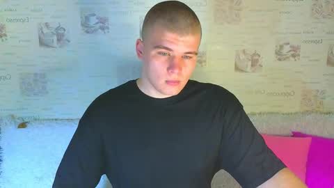 Snapshot of kittenmur chatting on September 18, 9:39 pm Vlad online show from September 18, 9:39 pm