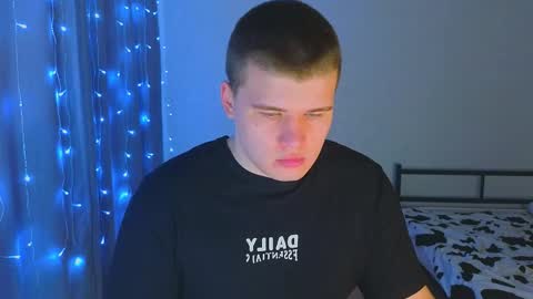 Snapshot of kittenmur chatting on November 27, 4:36 am Vlad online show from November 27, 4:36 am