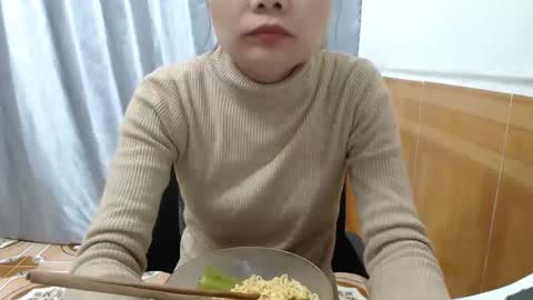 Snapshot of kitti_baby2x chatting on November 6, 1:28 am kitti_baby2x online show from November 6, 1:28 am