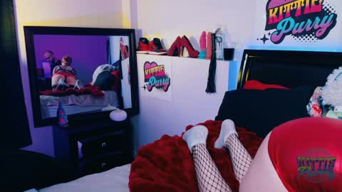 Snapshot of kittiepurry chatting on December 30, 2:09 am Kittie Purry online show from December 30, 2:09 am