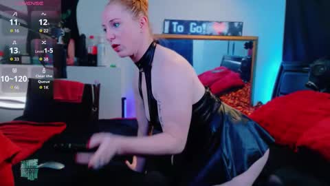 Snapshot of kittiepurry chatting on November 16, 3:56 am Kittie Purry online show from November 16, 3:56 am