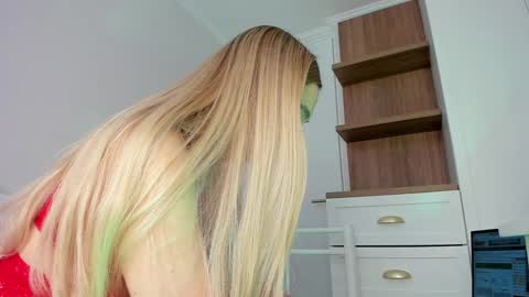 sophie online show from February 27, 6:19 pm