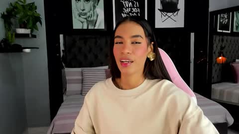 Snapshot of kitty_collins_ chatting on September 28, 10:09 am Kitty online show from September 28, 10:09 am