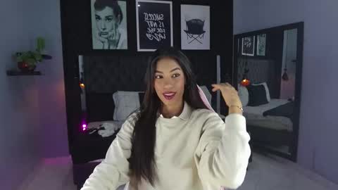 Snapshot of kitty_collins_ chatting on October 20, 11:54 am Kitty online show from October 20, 11:54 am