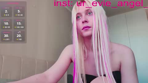 Evelyn online show from March 25, 10:54 am