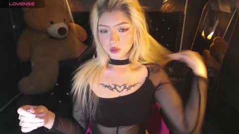 kitty_fox_b online show from March 12, 1:17 pm