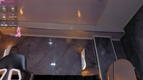 kitty_fox_b online show from March 29, 1:11 pm