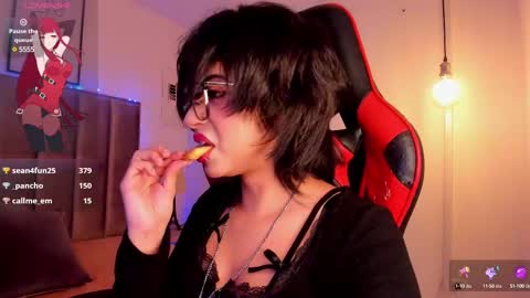 Snapshot of kitty_gang chatting on February 13, 5:48 am Camila online show from February 13, 5:48 am