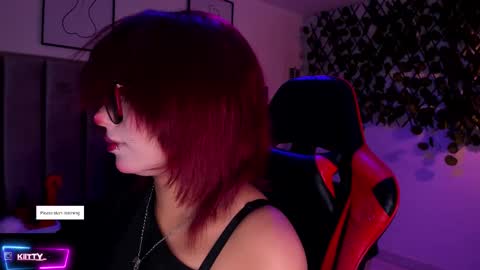 Snapshot of kitty_gang chatting on October 25, 2:08 am Camila online show from October 25, 2:08 am