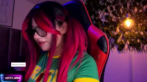 Snapshot of kitty_gang chatting on October 28, 7:34 am Camila online show from October 28, 7:34 am