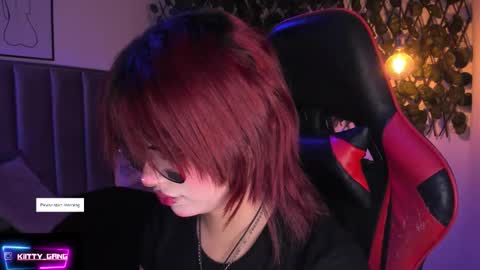 Snapshot of kitty_gang chatting on November 6, 2:12 am Camila online show from November 6, 2:12 am