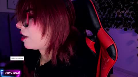 Snapshot of kitty_gang chatting on November 7, 2:00 am Camila online show from November 7, 2:00 am