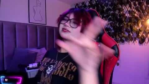 Snapshot of kitty_gang chatting on November 20, 2:23 am Camila online show from November 20, 2:23 am