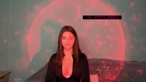 kitty_kristy1 online show from November 28, 8:44 pm