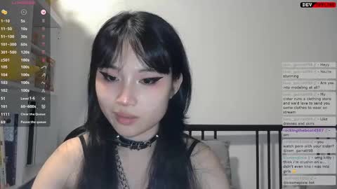 Snapshot of kitty_krush chatting on October 5, 2:43 am Kitty online show from October 5, 2:43 am