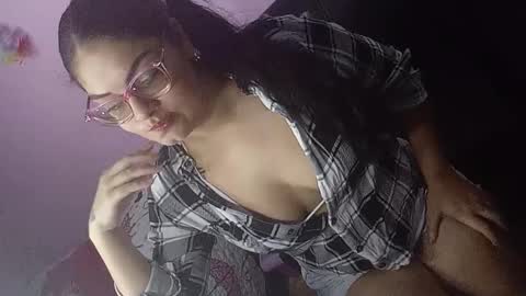 Snapshot of kitty_pink8 chatting on December 4, 10:07 pm kitty_pink8 online show from December 4, 10:07 pm