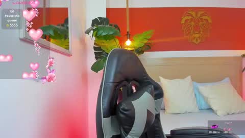 Snapshot of kitty_sweeety_ chatting on October 16, 8:32 pm K I T T Y online show from October 16, 8:32 pm