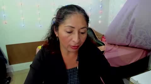 Snapshot of kitty_violet_ chatting on January 26, 3:48 am violet online show from January 26, 3:48 am