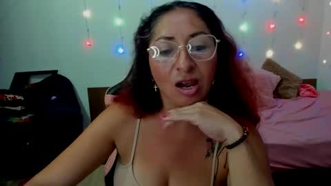 Snapshot of kitty_violet_ chatting on January 26, 9:51 am violet online show from January 26, 9:51 am