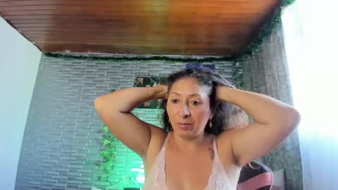 Snapshot of kitty_violet_ chatting on October 24, 3:30 pm violet online show from October 24, 3:30 pm