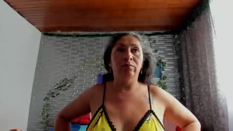 Snapshot of kitty_violet_ chatting on November 16, 6:46 pm violet online show from November 16, 6:46 pm