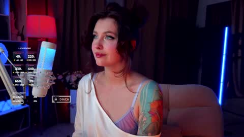 KittyBay  online show from April 8, 9:15 pm