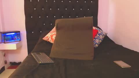 Snapshot of kittybonx chatting on December 1, 4:29 pm paola online show from December 1, 4:29 pm