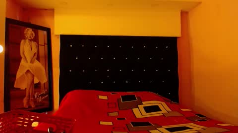 Snapshot of kittybonx chatting on November 23, 1:55 pm paola online show from November 23, 1:55 pm