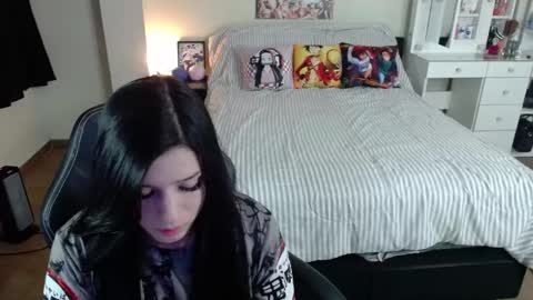 Snapshot of kittykat18x chatting on September 12, 4:34 am Isabel online show from September 12, 4:34 am