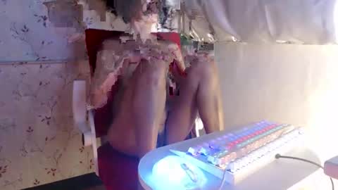 Snapshot of kittykatss chatting on December 15, 5:20 pm Viktoria online show from December 15, 5:20 pm