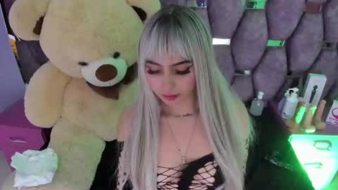 Snapshot of kittylovely__ chatting on March 8, 12:11 am kittylovely online show from March 8, 12:11 am