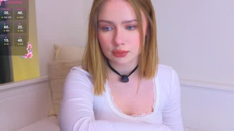 Snapshot of kittymeow_xxx chatting on December 18, 1:28 pm Sofia online show from December 18, 1:28 pm