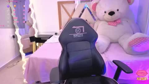 Snapshot of kittystar_tay chatting on September 30, 11:54 pm Kitty online show from September 30, 11:54 pm