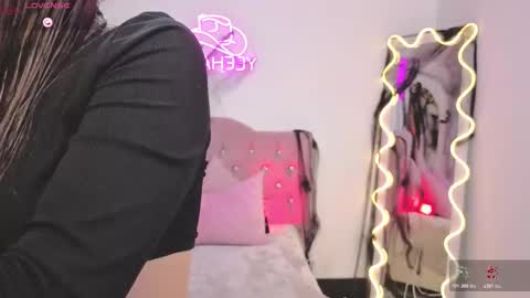 Snapshot of kittystar_tay chatting on October 24, 11:39 am Kitty online show from October 24, 11:39 am