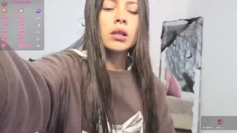 Snapshot of kittystar_tay chatting on October 28, 11:36 am Kitty online show from October 28, 11:36 am