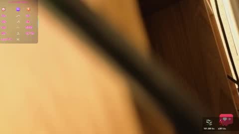 Snapshot of kittystar_tay chatting on November 3, 11:33 am Kitty online show from November 3, 11:33 am