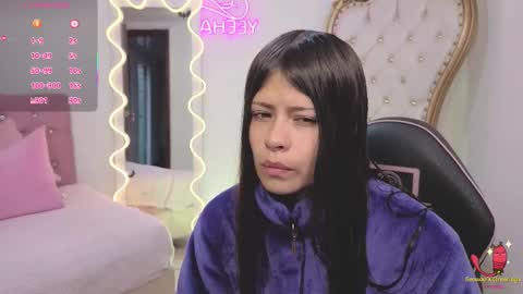 Snapshot of kittystar_tay chatting on November 13, 11:42 am Kitty online show from November 13, 11:42 am