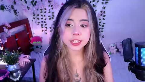 Kittyuwu  online show from March 26, 12:28 am