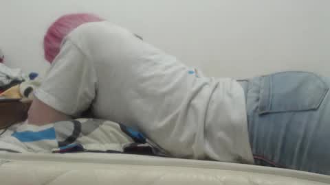 Snapshot of kittywhiteass chatting on December 4, 7:50 am kittywhiteass online show from December 4, 7:50 am