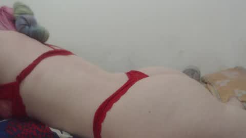 Snapshot of kittywhiteass chatting on December 13, 7:36 am kittywhiteass online show from December 13, 7:36 am
