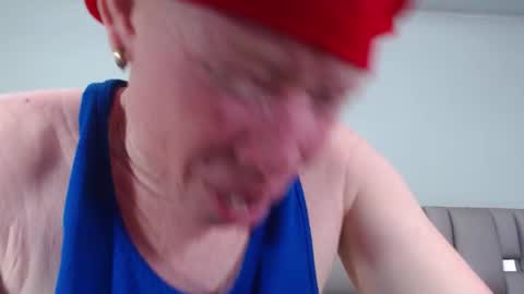 Snapshot of kittywhiteass chatting on September 21, 7:59 pm kittywhiteass online show from September 21, 7:59 pm