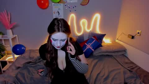 Snapshot of kittyy_rinna chatting on October 31, 1:28 am Rina online show from October 31, 1:28 am