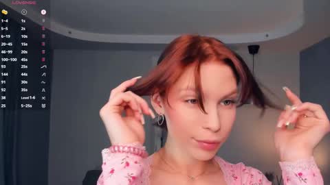 Snapshot of kity_paw chatting on February 6, 8:23 pm Zendaya online show from February 6, 8:23 pm